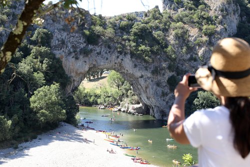 Exclusive tour of the Ardèche with wine tasting for up to 6 people