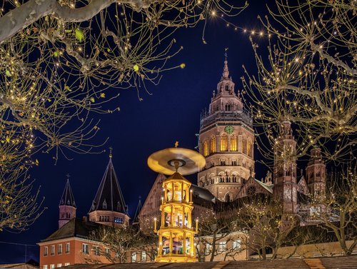 Mainz Dom Weihnachtsmarkt